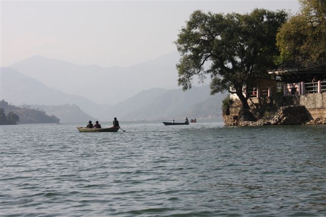 Fin du trek et retour à Pokhara (800 m)