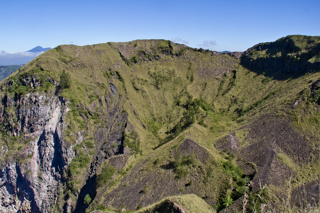 Toyabungkah, ascension du volcan Batur (1717 m)