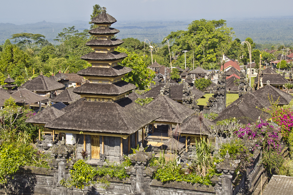 Temple de Besakih, ascension du Mont Agung (3142 m)