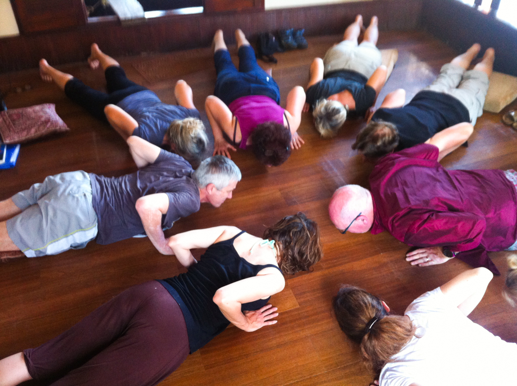 J11 YOGA IN THE BOAT