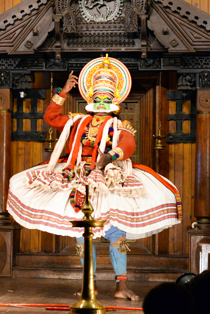 J12 DANSE TRADITIONNELLE COCHIN