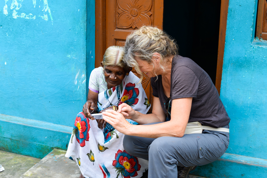 J7 ECHANGE AVEC UNE VIEILLE DAME JPG