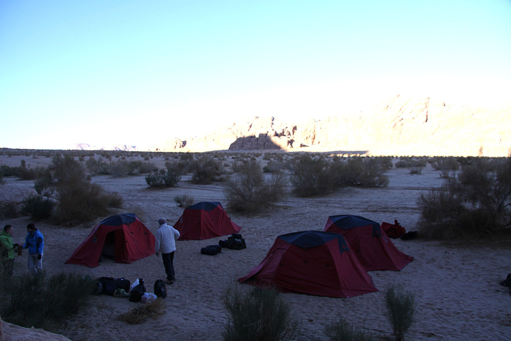 Découverte de notre camp au petit matin
