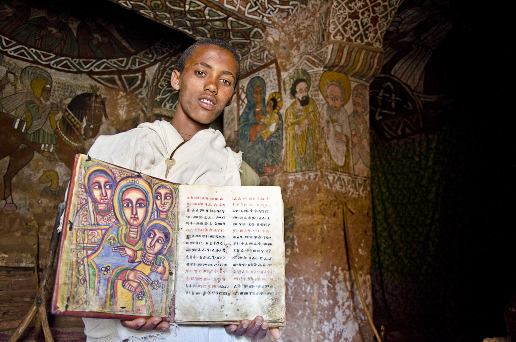 Intérieur de l'église-crypte d'Abuna Yemata Guh