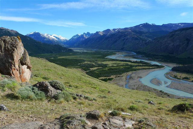 Notre guide local, Paulo, nous fait un petit briefing sur la journée qui nous attend - Balade à la Laguna de los Tres