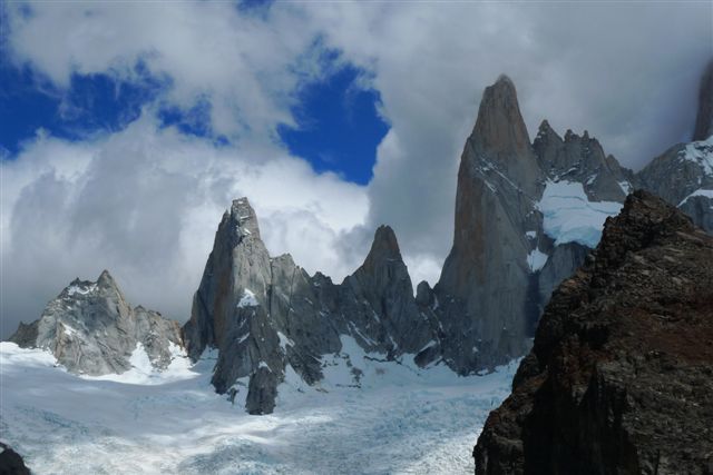 Notre guide local, Paulo, nous fait un petit briefing sur la journée qui nous attend - Balade à la Laguna de los Tres