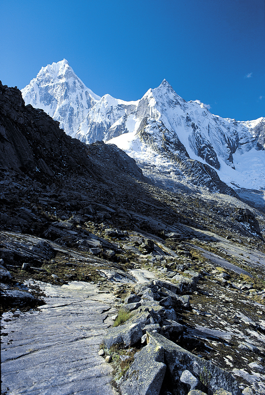 Lagunes de Orconcocha et Chinacocha depuis le col - Route vers le Portachuelo de Llanganuco, retour à Carhuaz