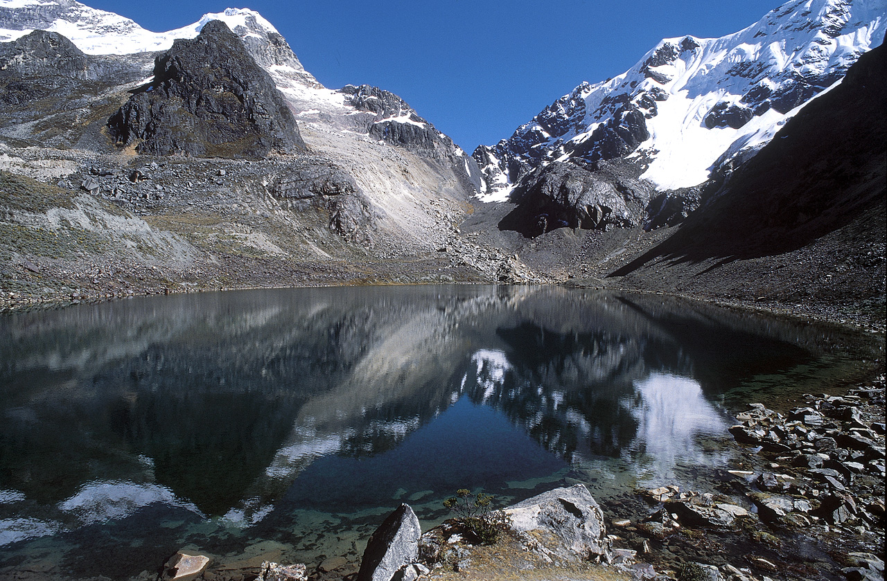 Lagunes de Orconcocha et Chinacocha depuis le col - Route vers le Portachuelo de Llanganuco, retour à Carhuaz