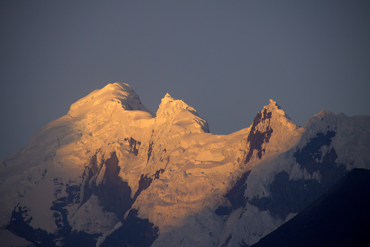 Tenues typiques, Marché de Caraz, Cordillère blanche - Marché de Caraz