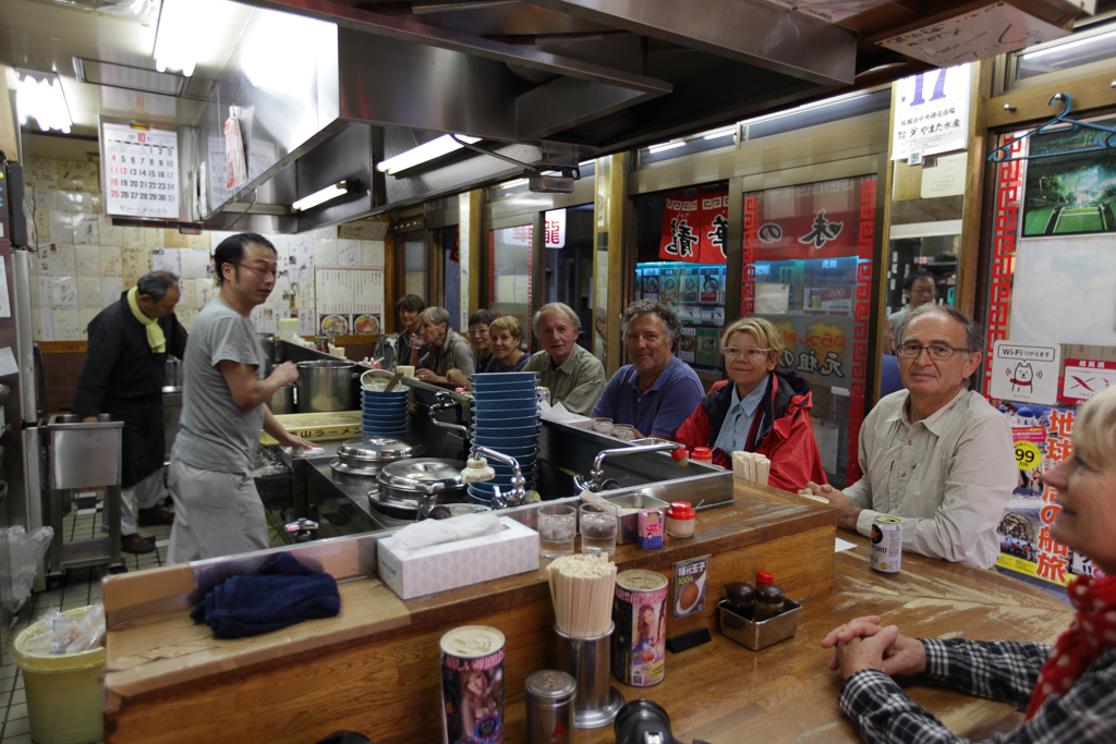 Ambiance typique dans un Ramen Yoko-Cho